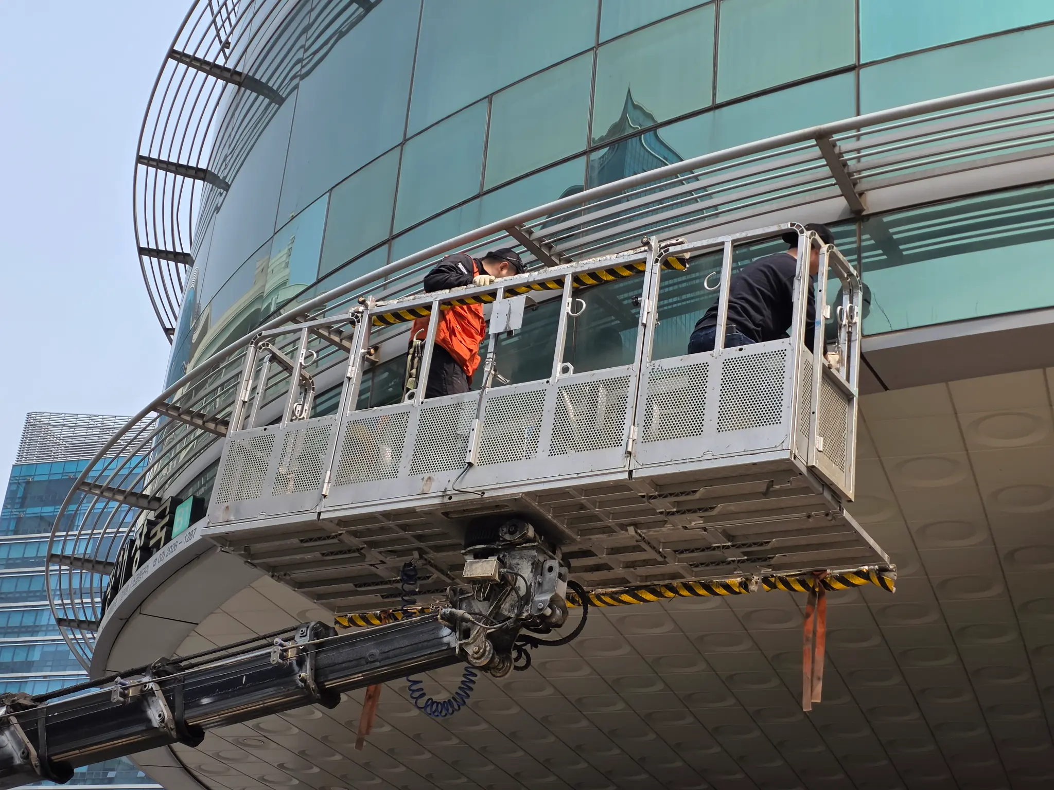 가벽 철거 진행 중 5