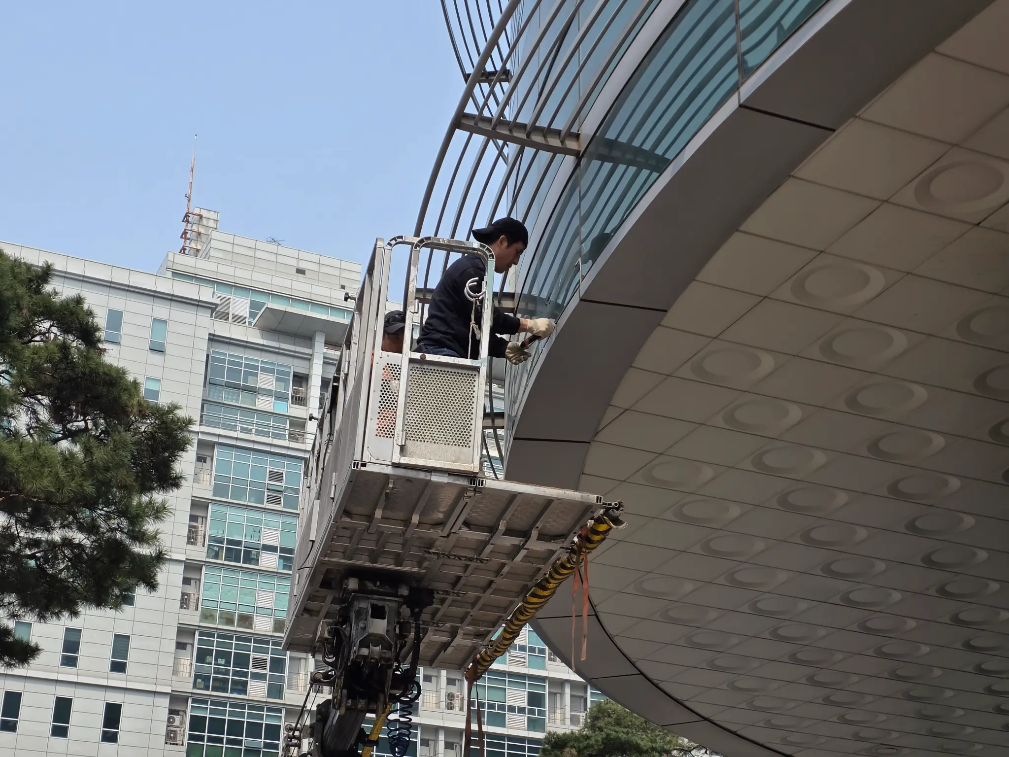 가벽 철거 진행 중 6