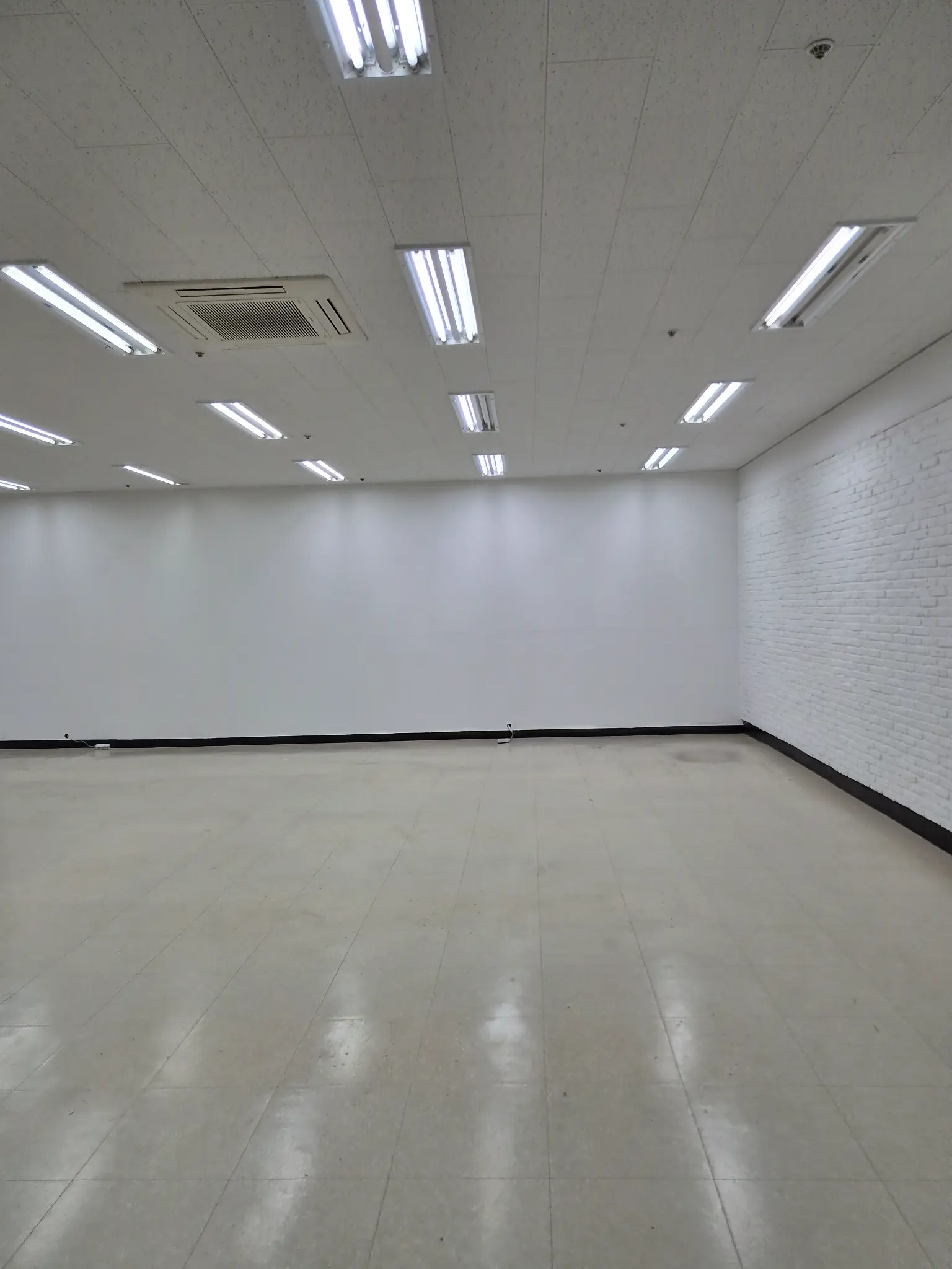 유리시트지 제거 중 2