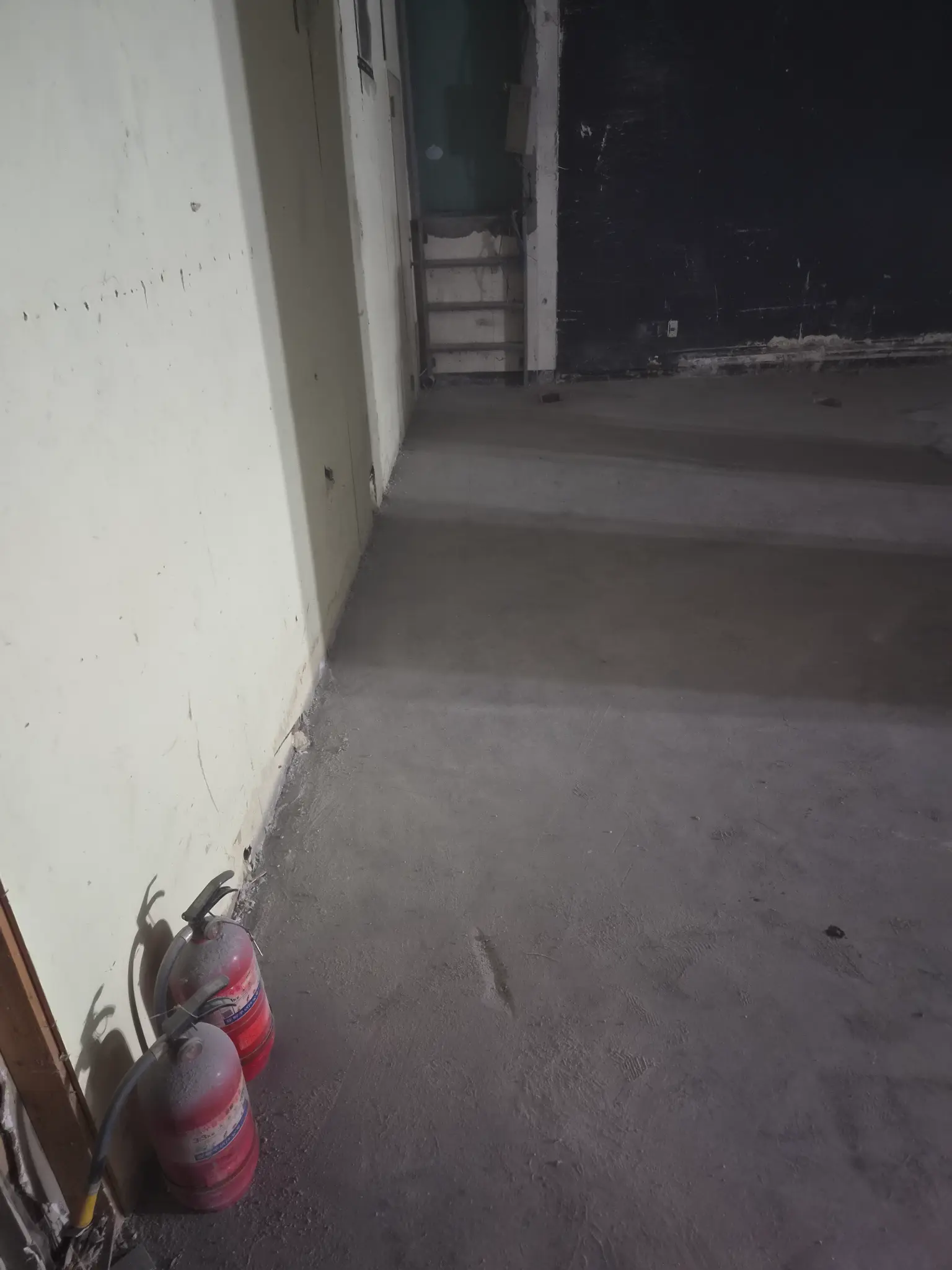 복도 철거 완료 (깨끗하게 정리된 상태)