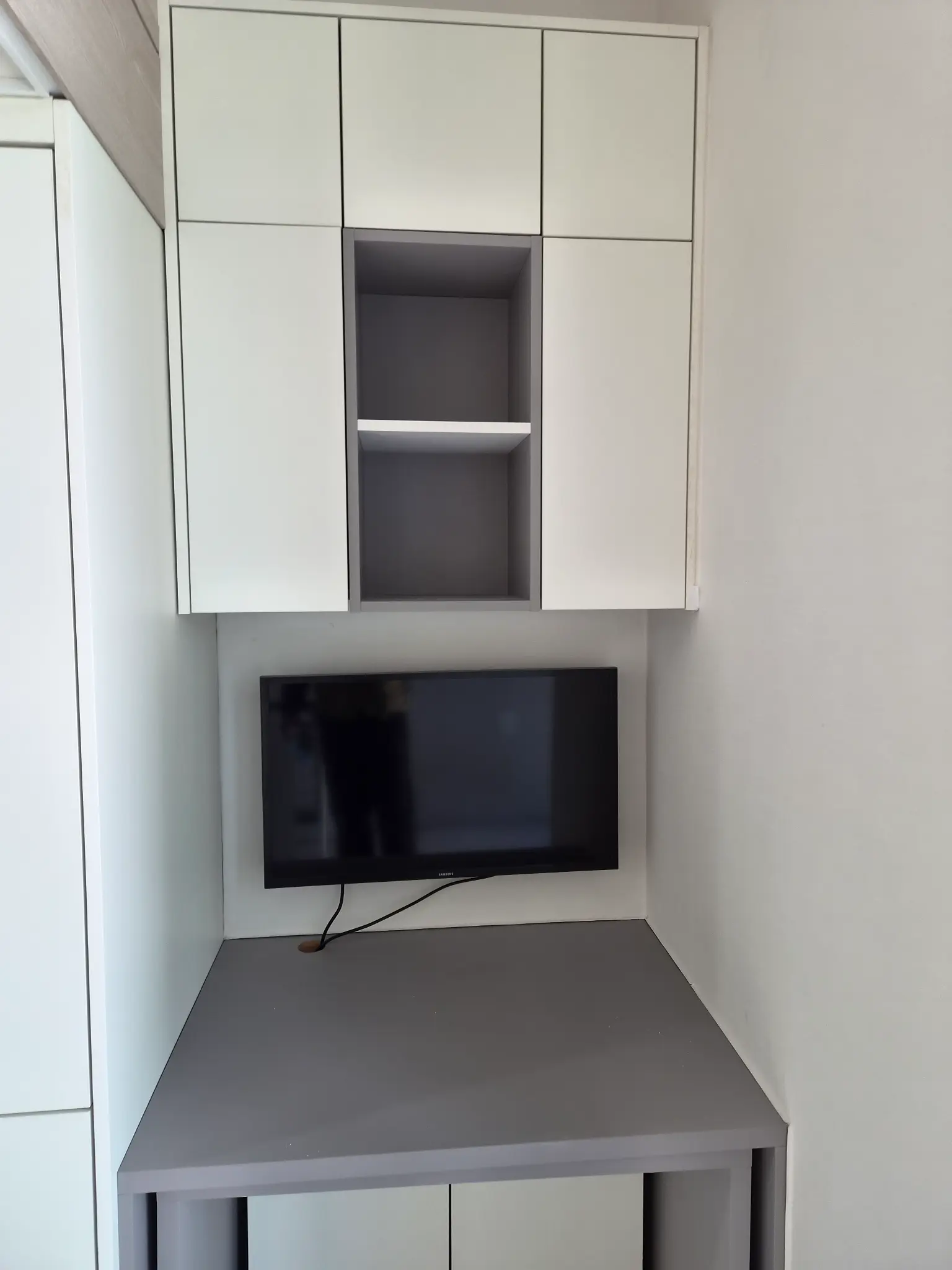 방 내부 짐 가득 (작업 전)