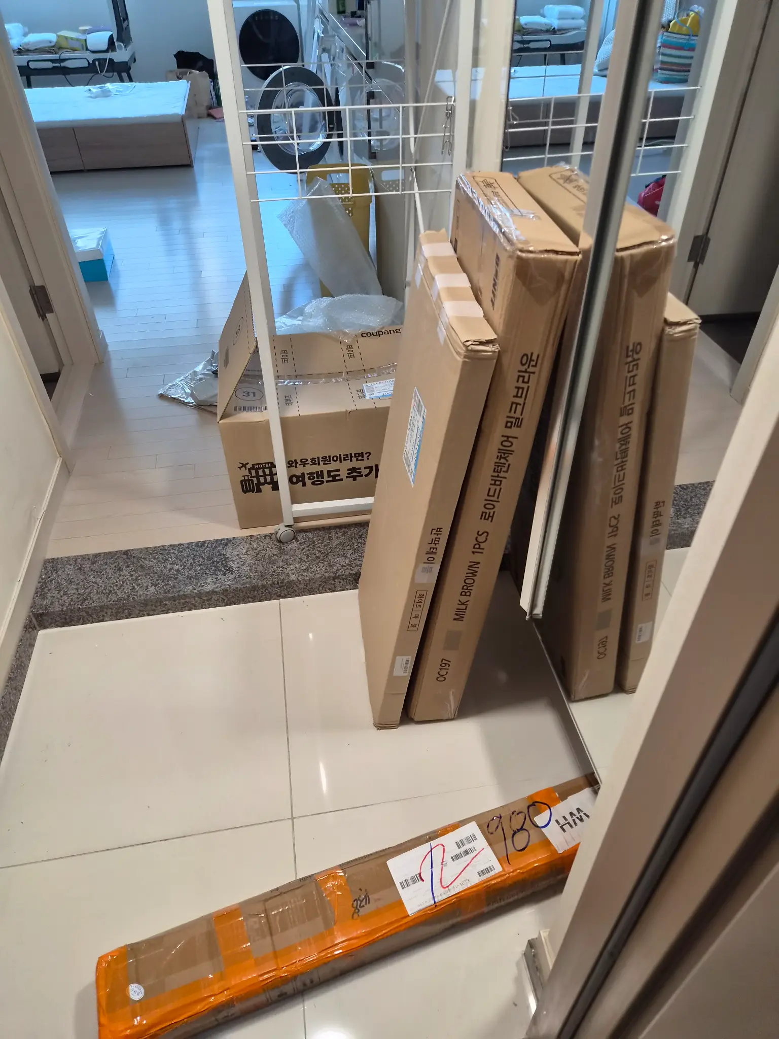 작업 완료 - 방 내부 (깨끗한 상태)