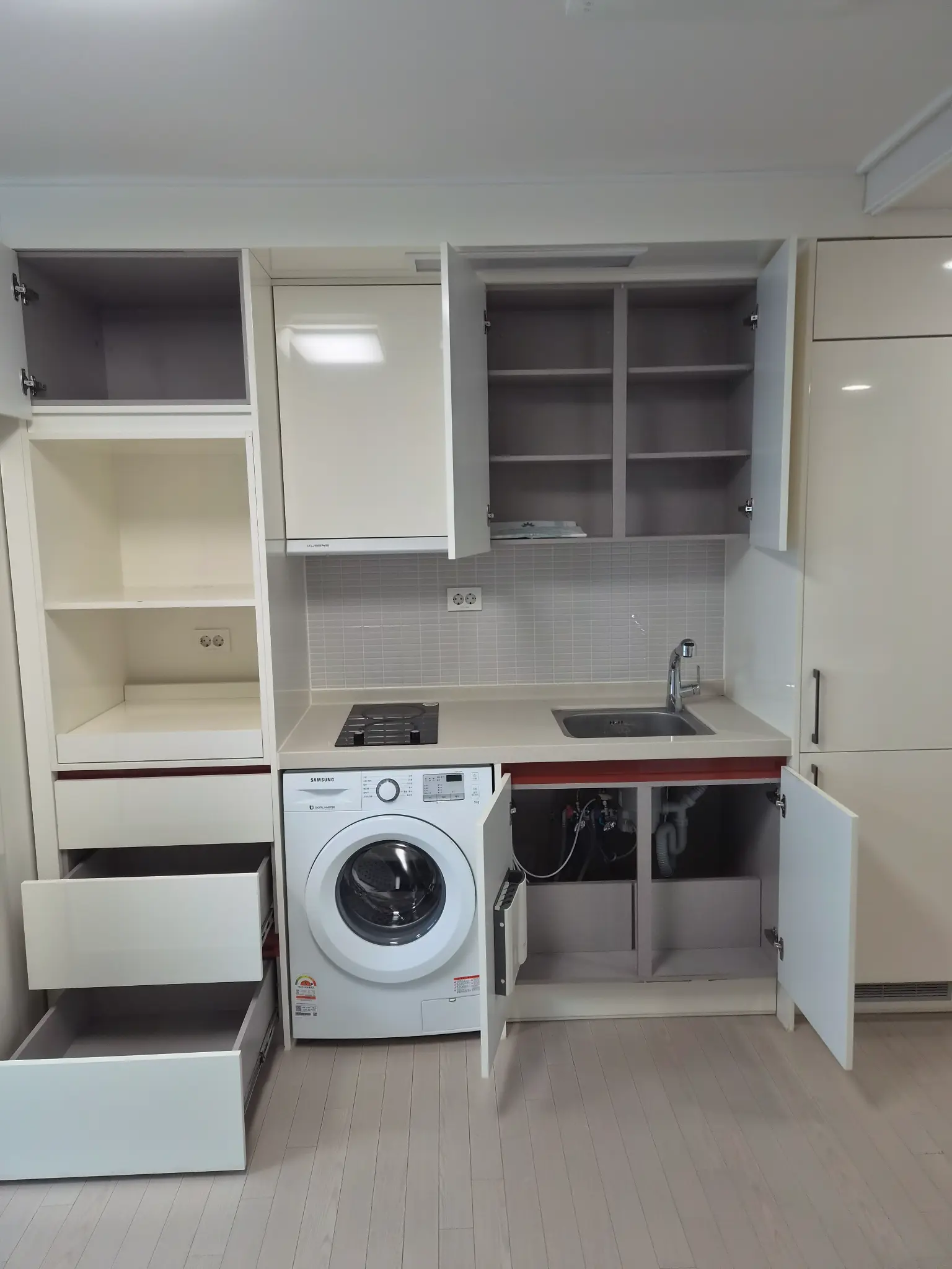 작업 완료 - 방 내부