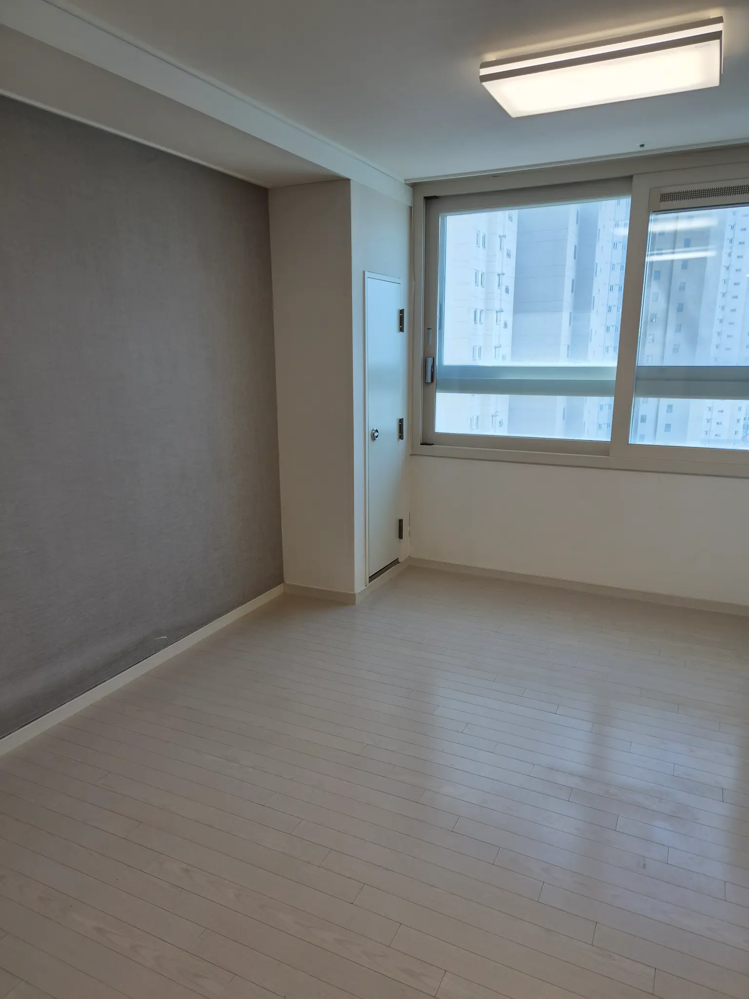 작업 완료 - 방 내부