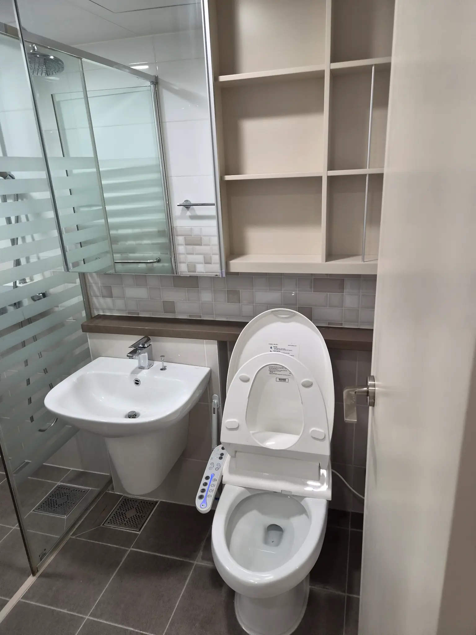 작업 완료 - 방 내부